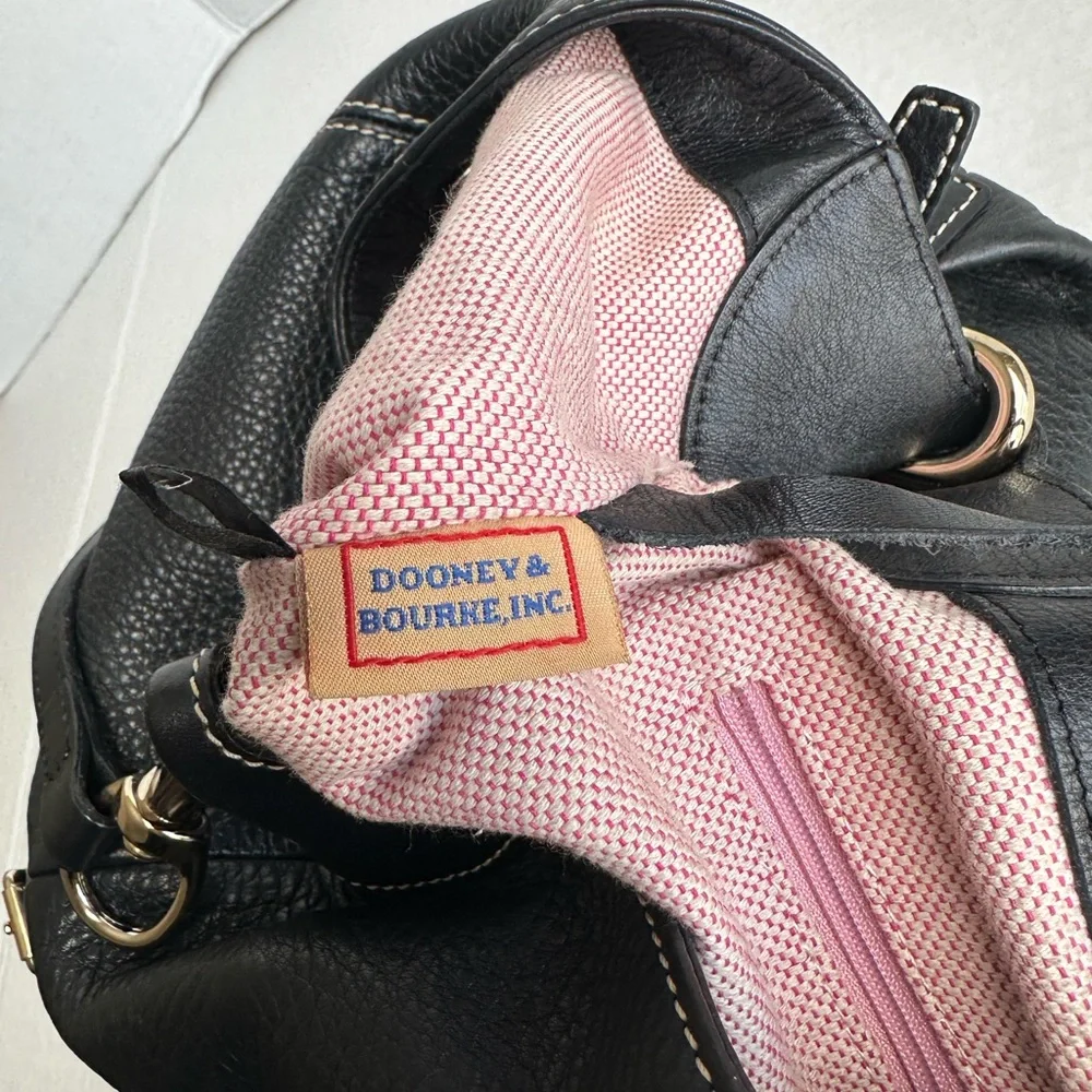 Dooney & Bourke || Black Shoulder Bag Purse gold Tone hardware pebbled